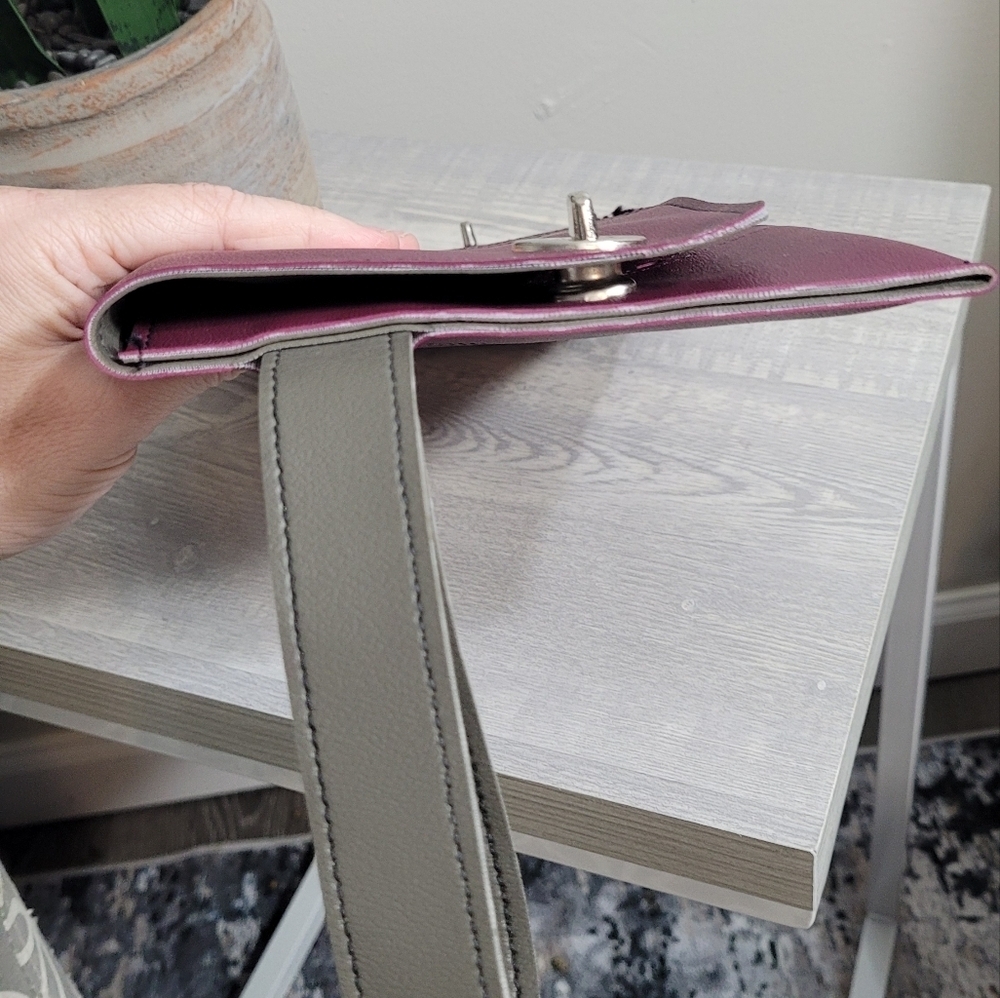 Holly Aiken Wristlet Clutch - Picture 7 of 7